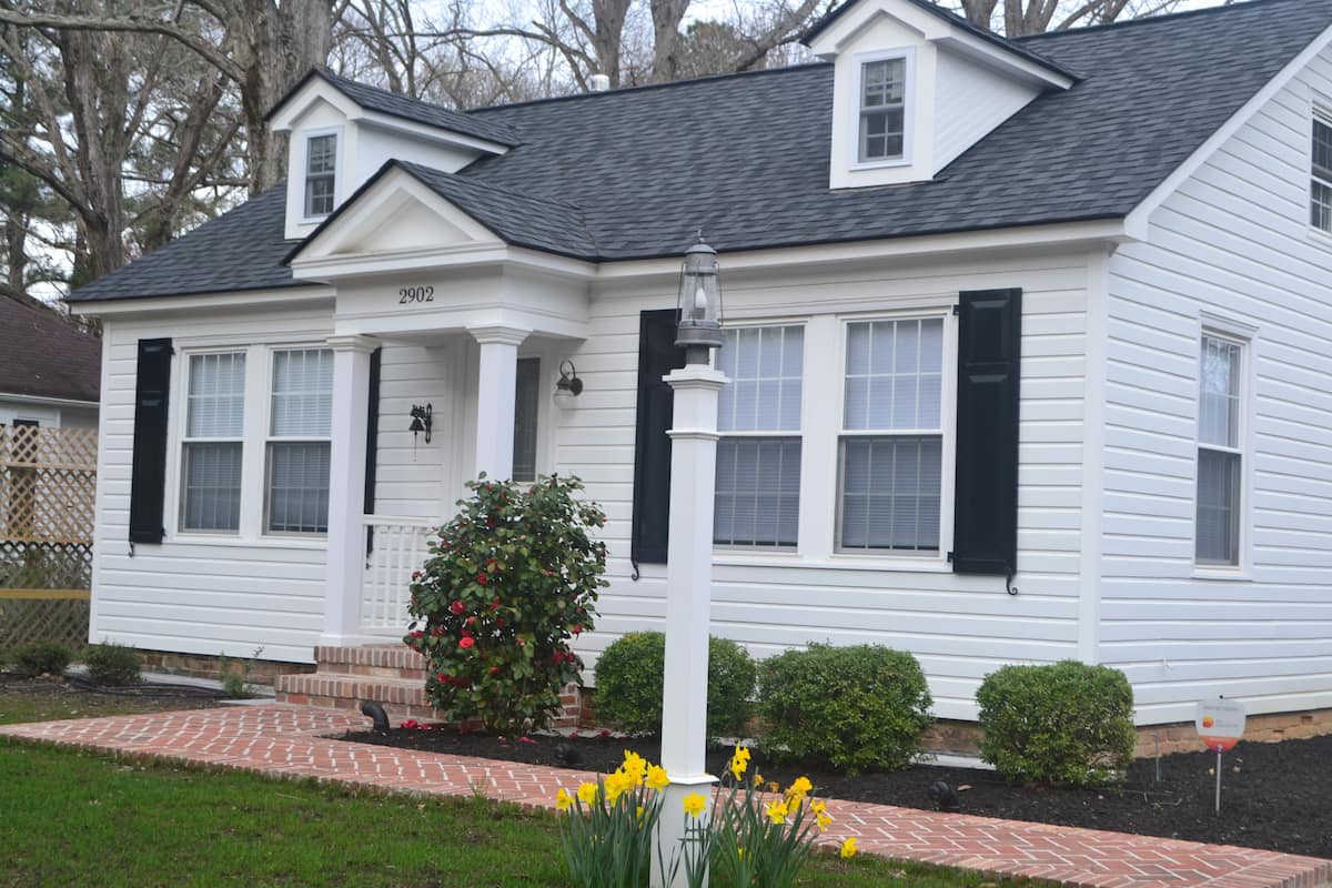 The 1918 Williamsburg Cottage Airbnb