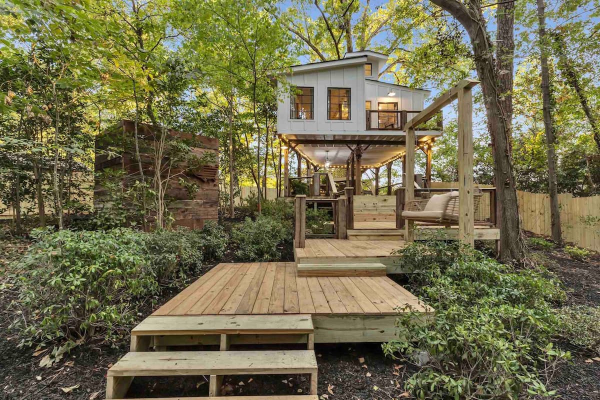 Treehouse Airbnb in Georgia