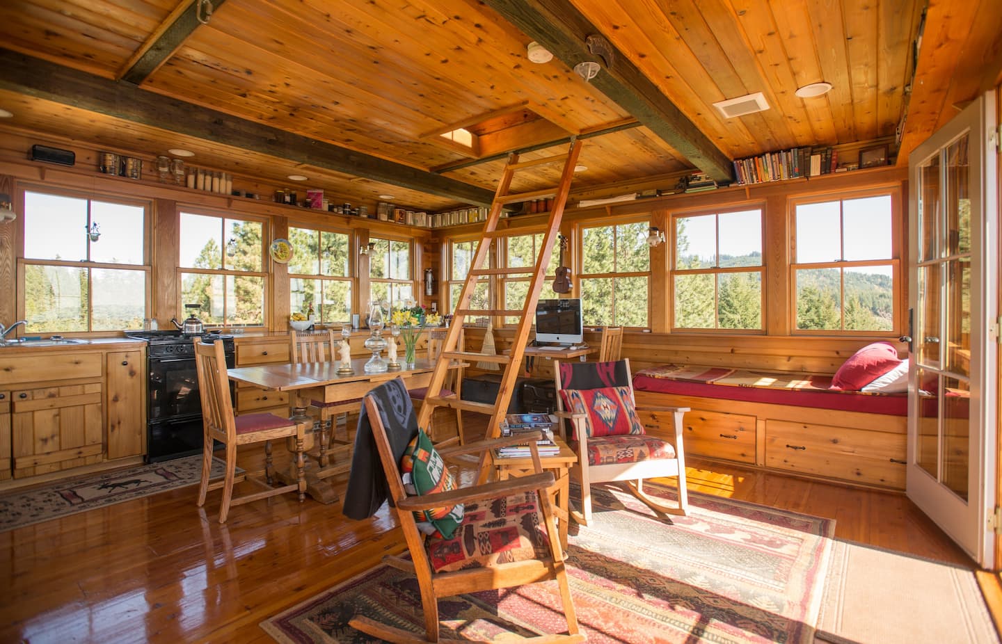 Unique Treehouse Oregon