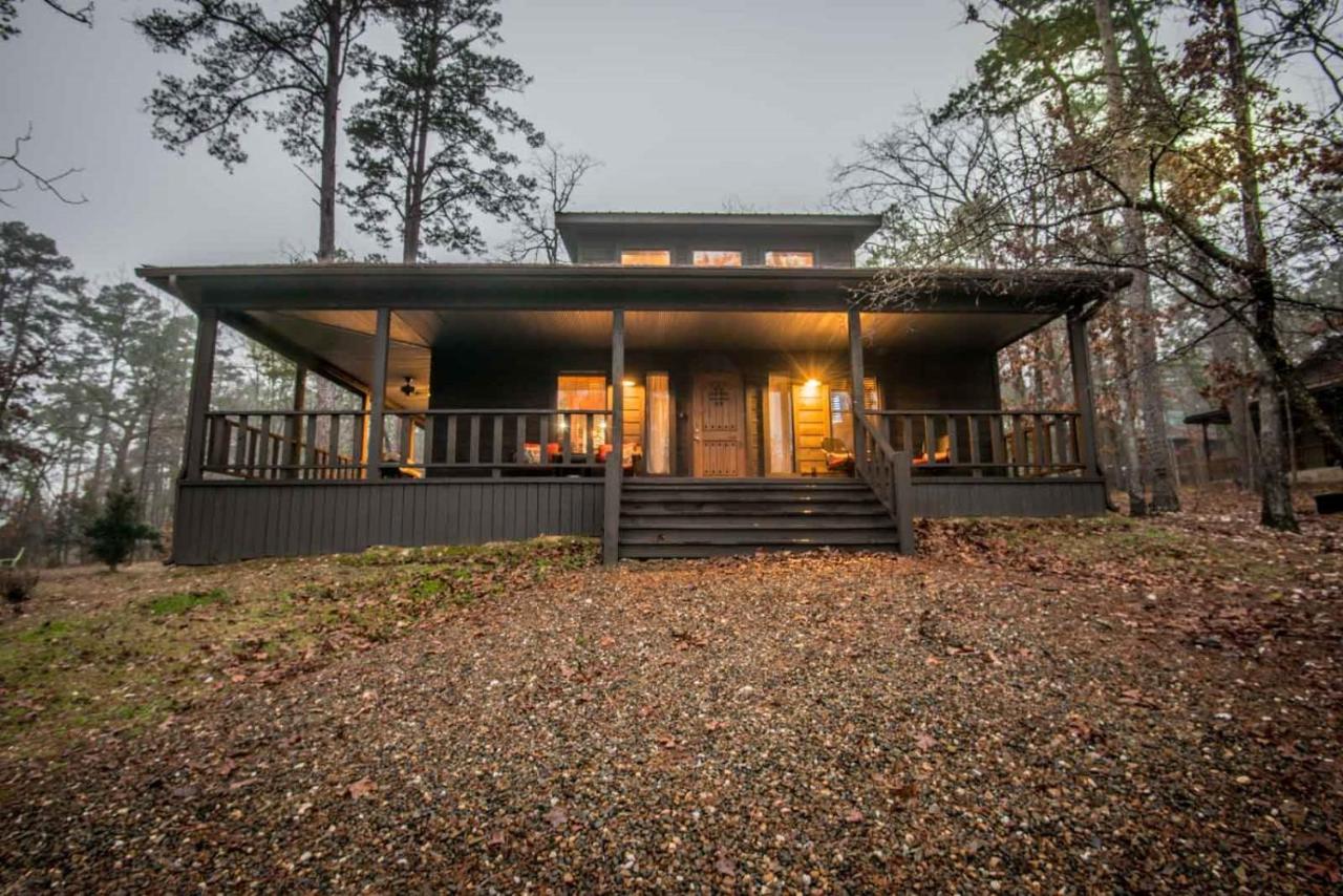 Chinaberry Lodge Luxury Cabin