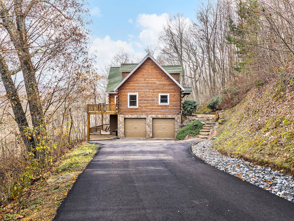 Dancing Bear Luxury Cabin Rental Asheville