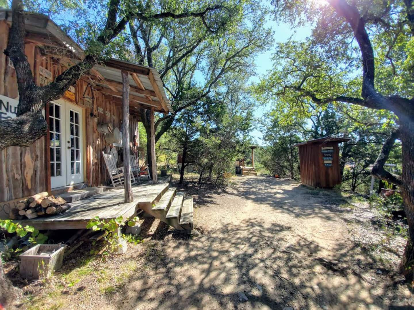 Fiddler's Creekside Unique and Secluded Cabin Rental