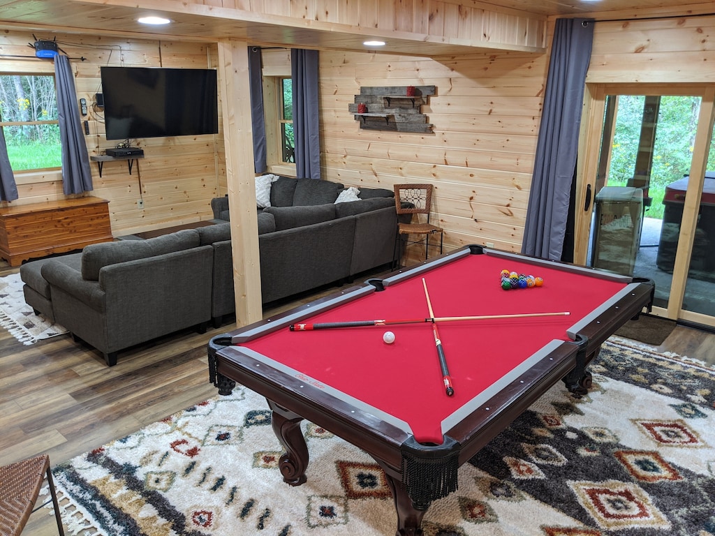 Hocking Hills Luxury Cabin Rental For Large Groups