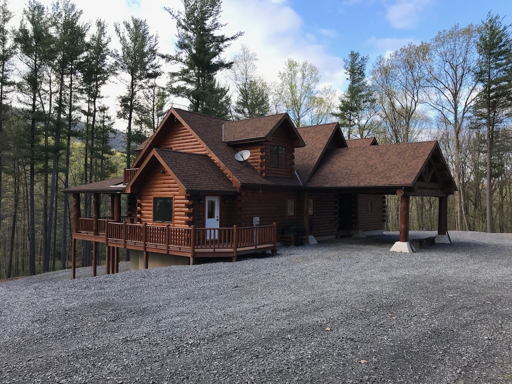 Luxury Log Cabin Rental in PA