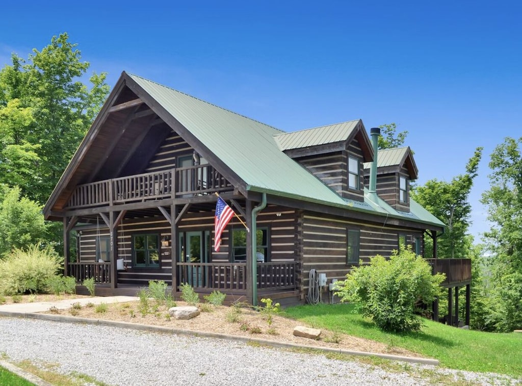 Luxury Log Cabin With Hot Tub near Cincinnati