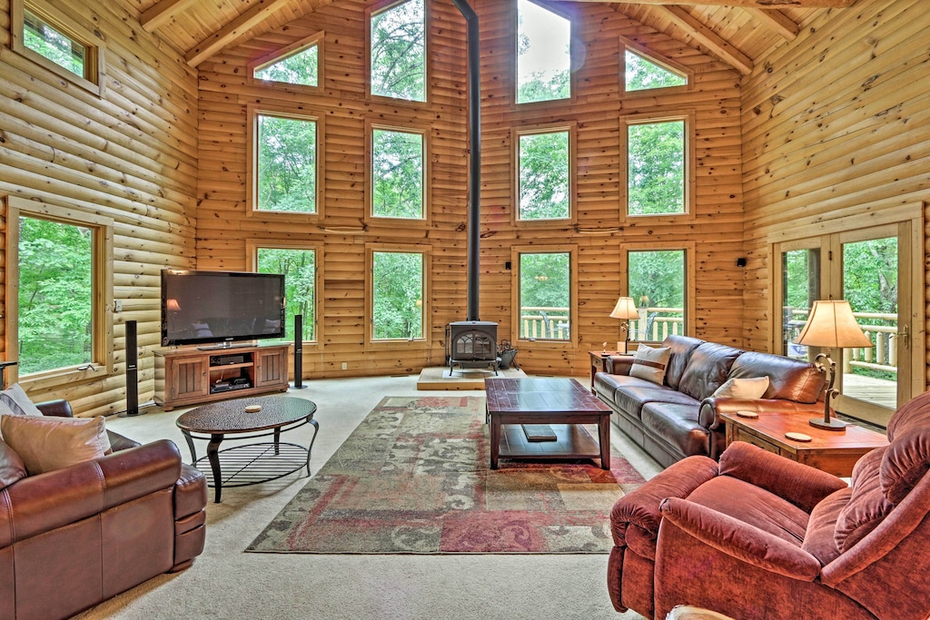 Luxury Secluded Cabin Rental in Ohio