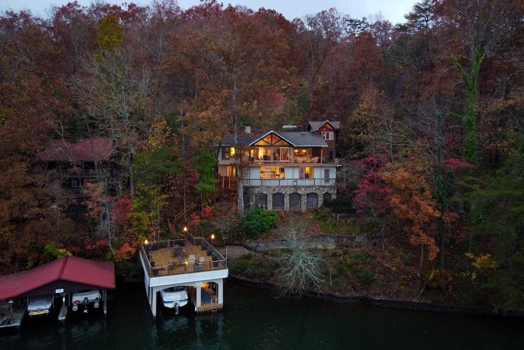 Luxury Treehouse Cabin Rental in Georgia