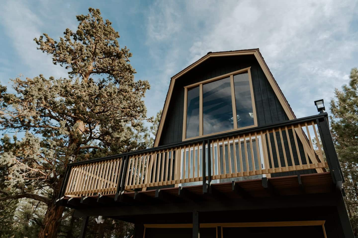 Mountain Getaway at Moonridge Treehouse