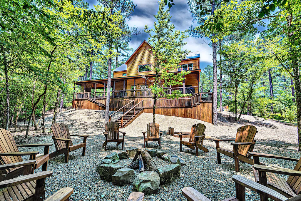 Regal Eagle - Luxury Cabin Rental Oklahoma