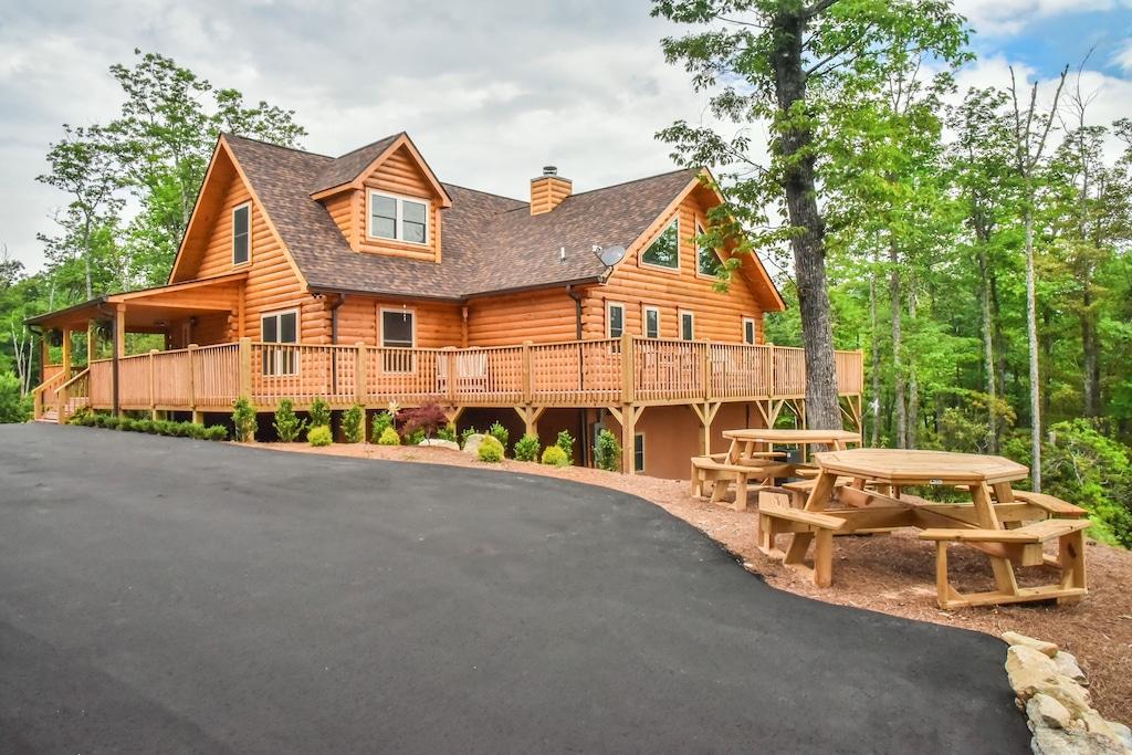 Secluded Luxury Cabin in Asheville