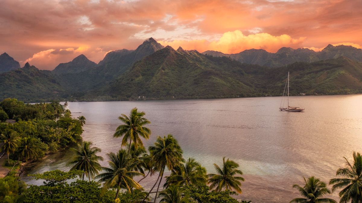 Sunset at the Public Beach Ta'ahiamanu Moorea 