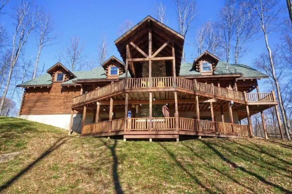Treehouse Lodge Summa - Luxury Cabins in Ohio