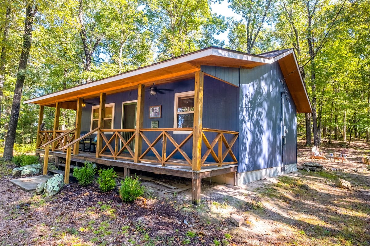 Luxury Cabins in Arkansas Ozarks pet friendly with fire pit