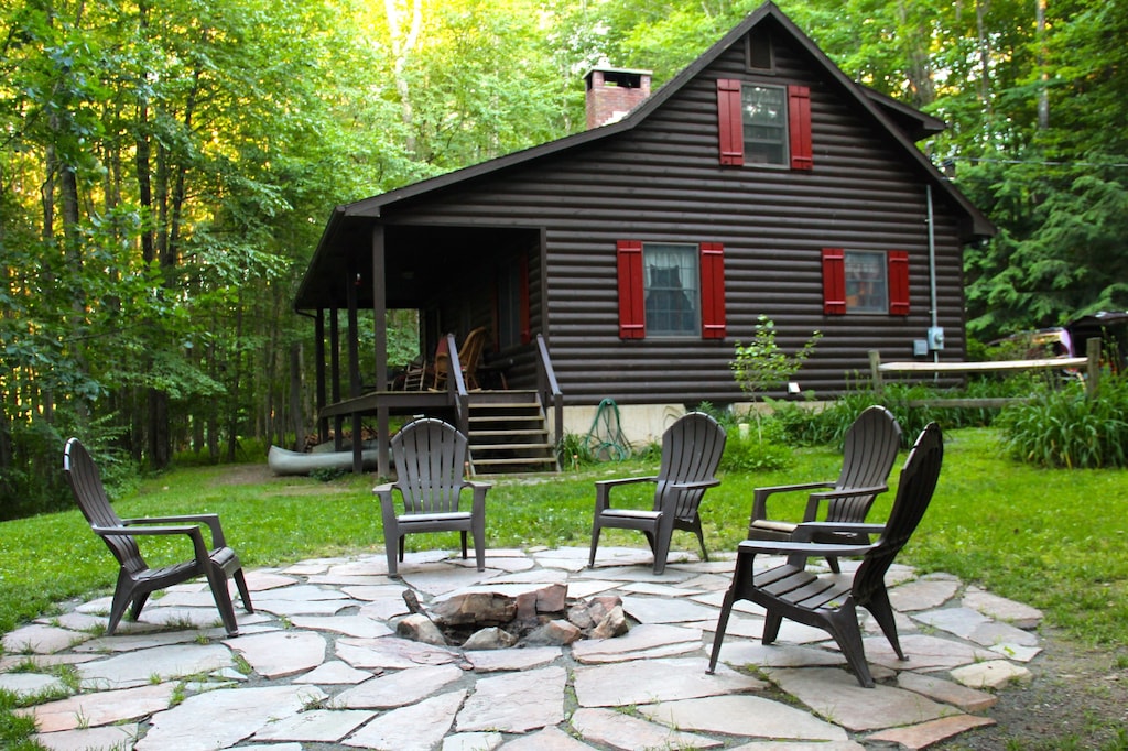 Luxury Cabins in Poconos Deleware riverfront pet friendly