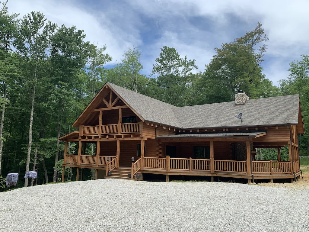 Newly Built Lodge with Outdoor Fireplace