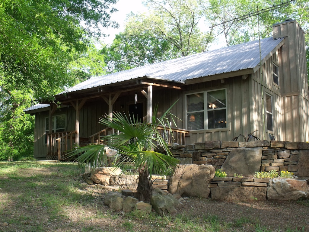 Secluded Cabins in Arkansas 17 acres retreat with spa services