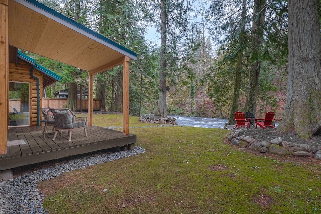 Secluded Cabins in Washington State riverfront with fire pit