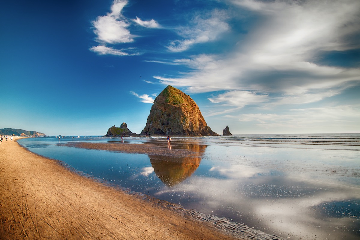 Cannon beach and Haystack rock in Oregon