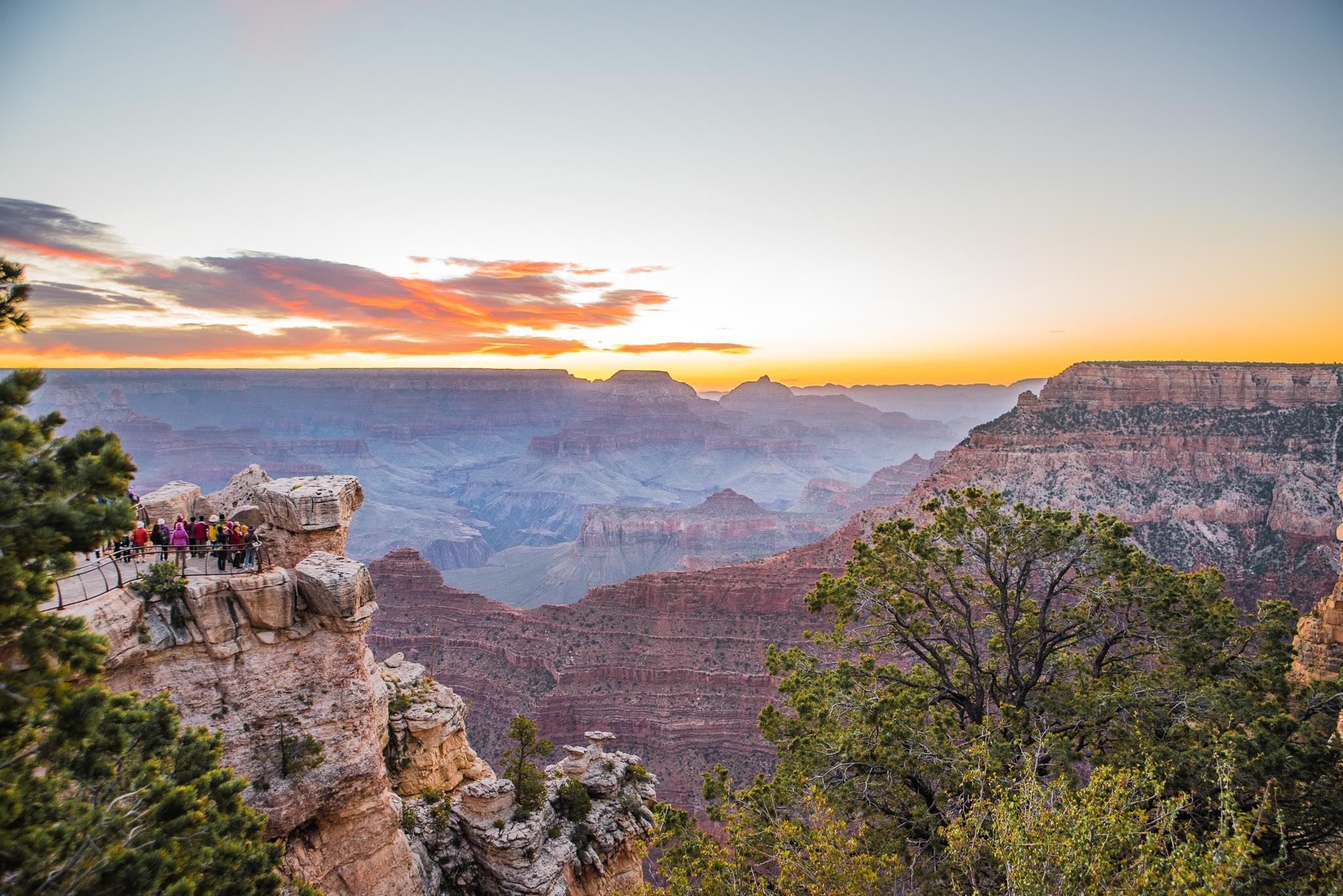 places to visit between phoenix and grand canyon