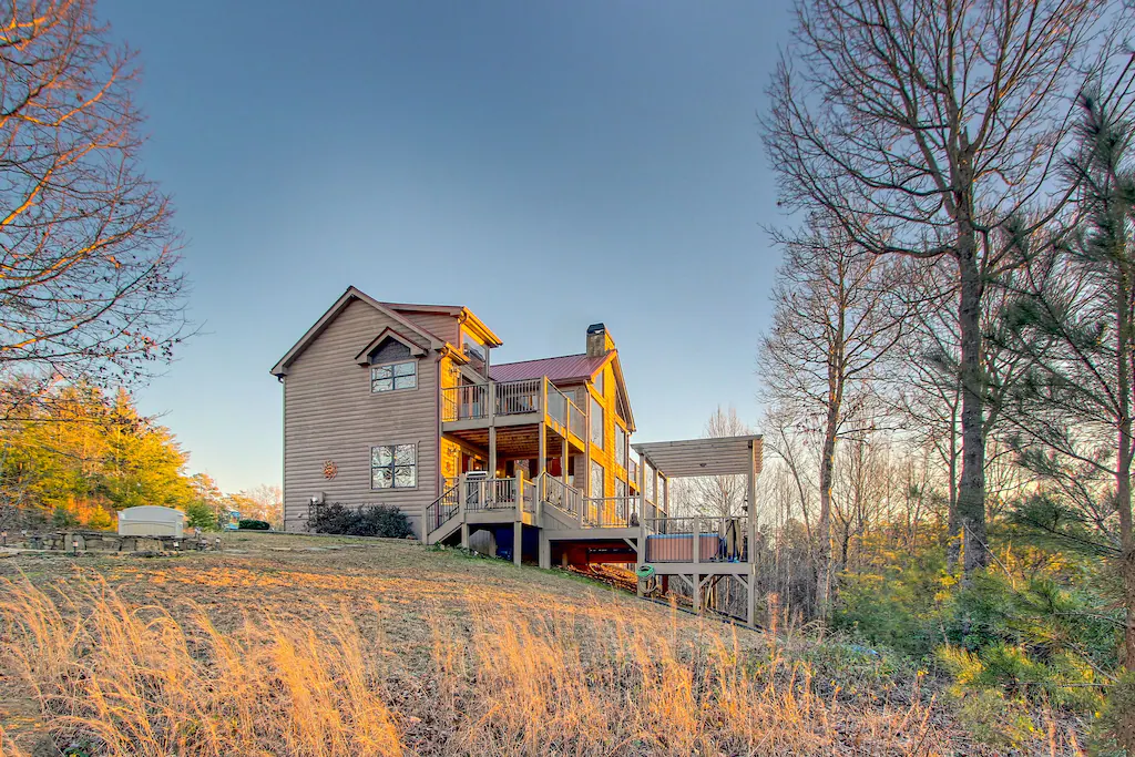 Soaring Eagle Luxury Cabin Rental