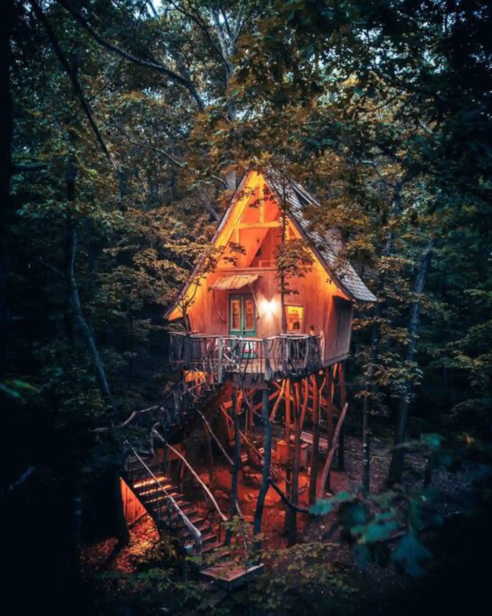 Bed+Bough — An enchanting Treehouse Retreat