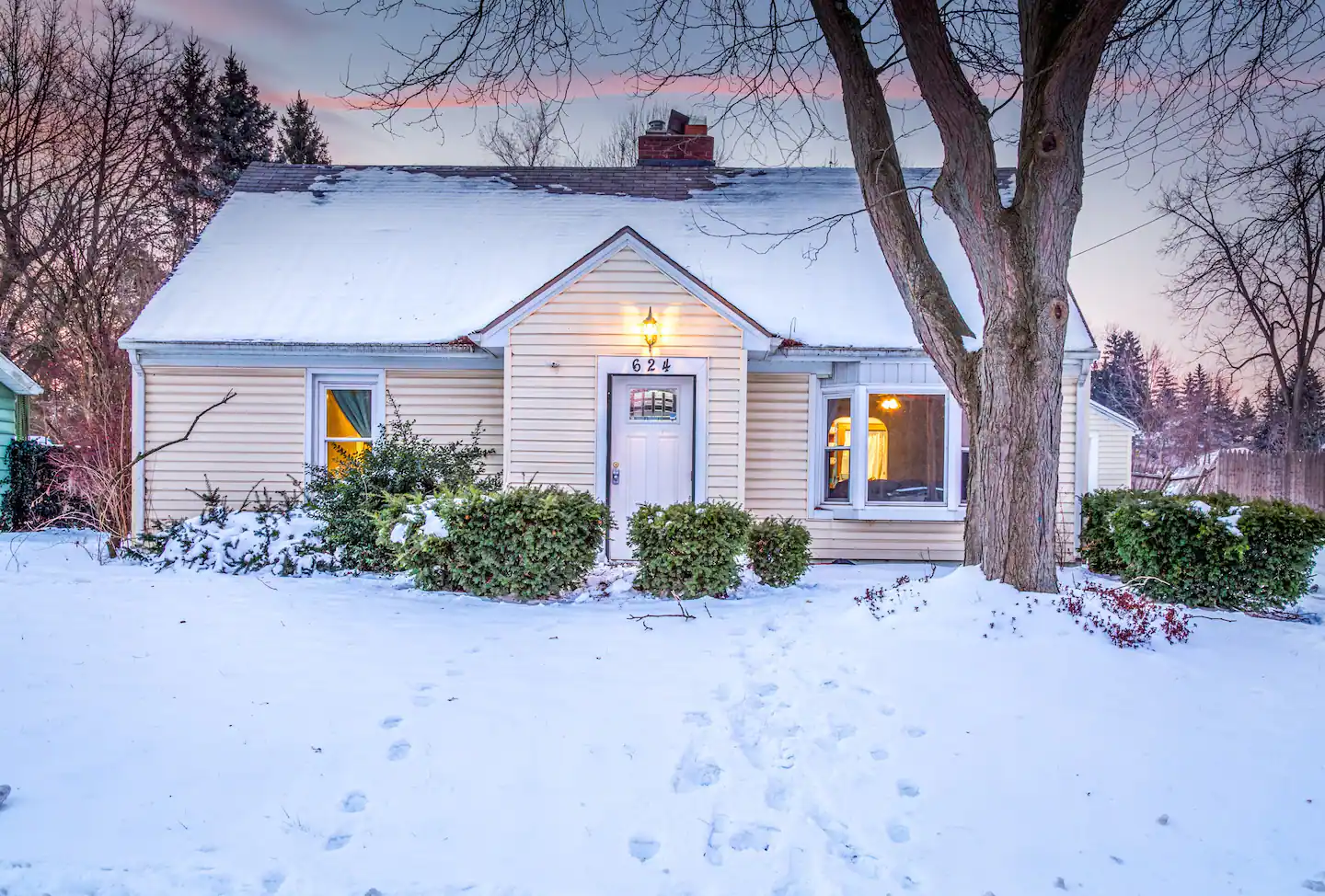 Cool, Calm & Cozy Home - one of the best airbnbs in Michigan