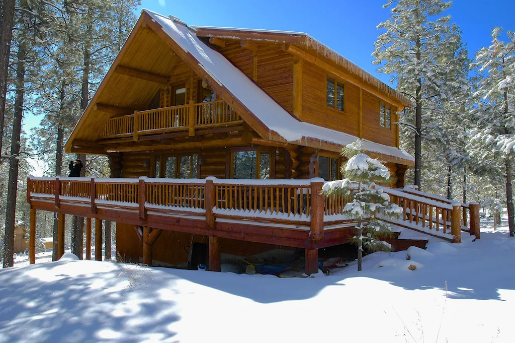 Hidden Hollow Luxury Log Cabin in Arizona