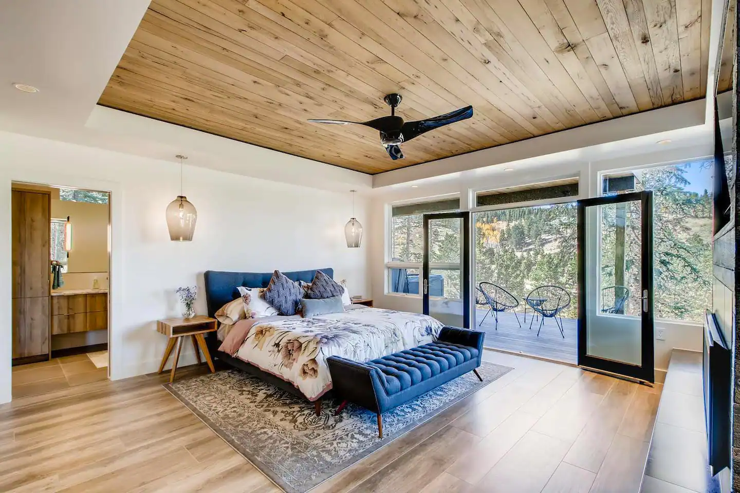 Luxury Cabin Airbnb in Colorado