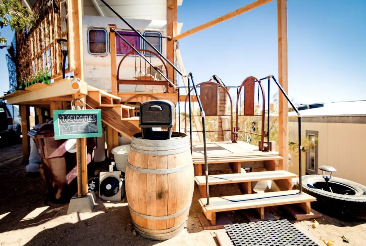 Superb Elevated Trailer for Glamping Getaway