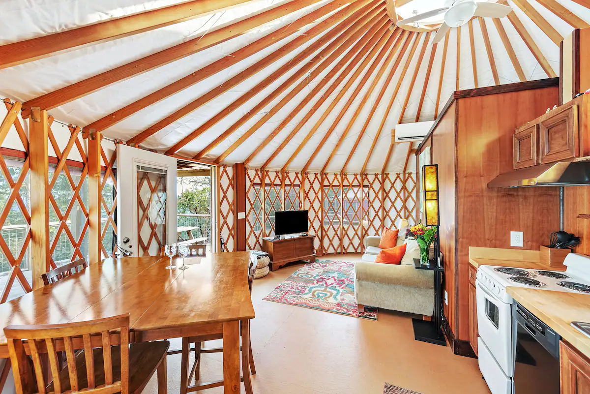yurt glamping in georgia