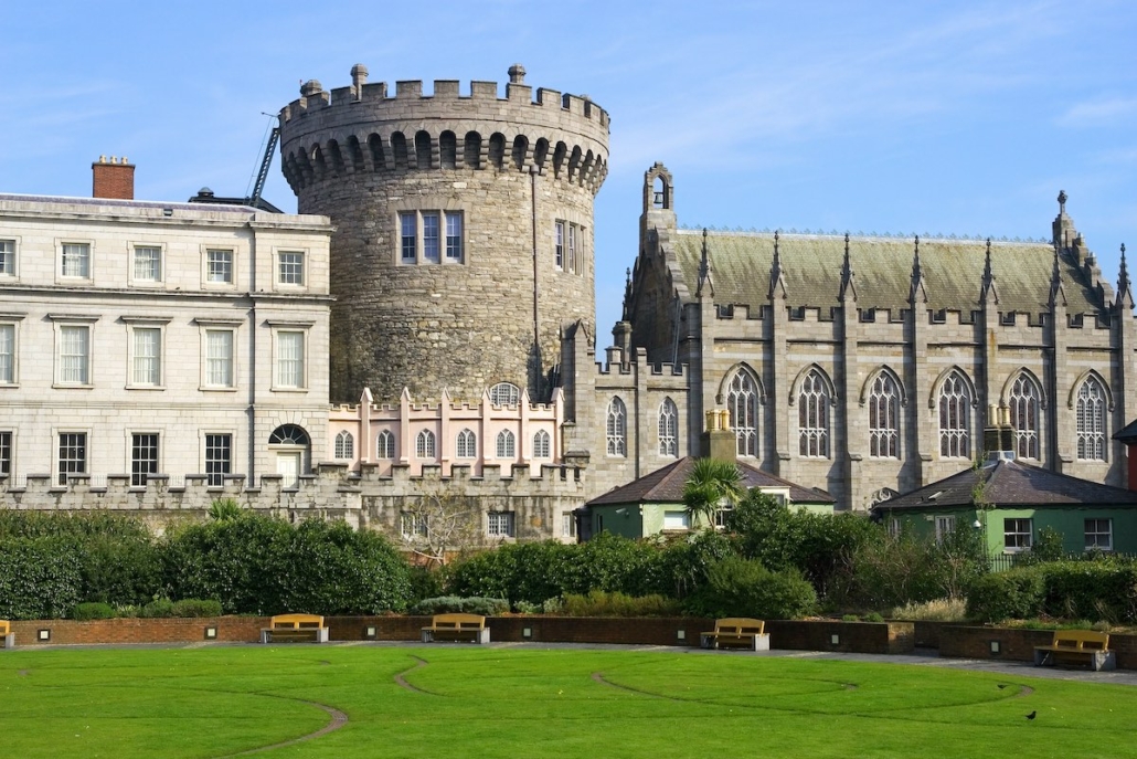 12-famous-landmarks-in-ireland-to-visit-before-you-die