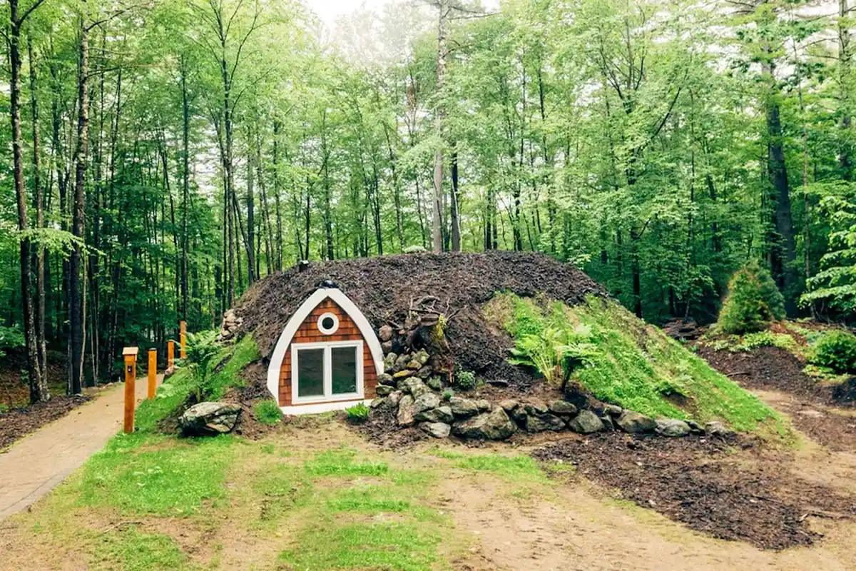Hobbit House at Fern Hollow and Treehouses