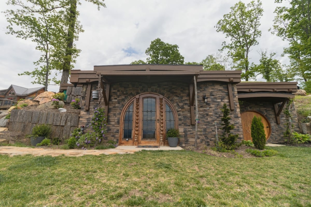 24 Best Hobbit House Airbnb Rentals You Will Love in 2023