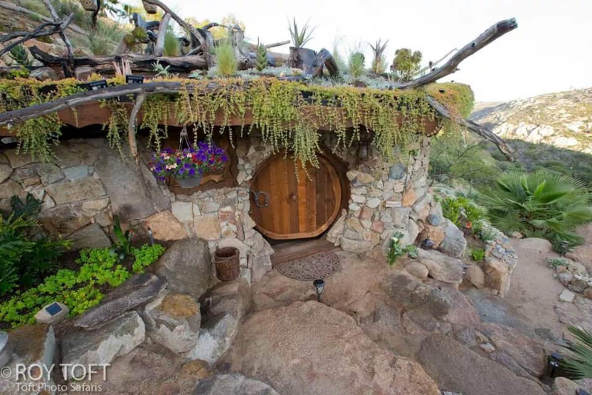 Secluded Hobbit House near San Diego