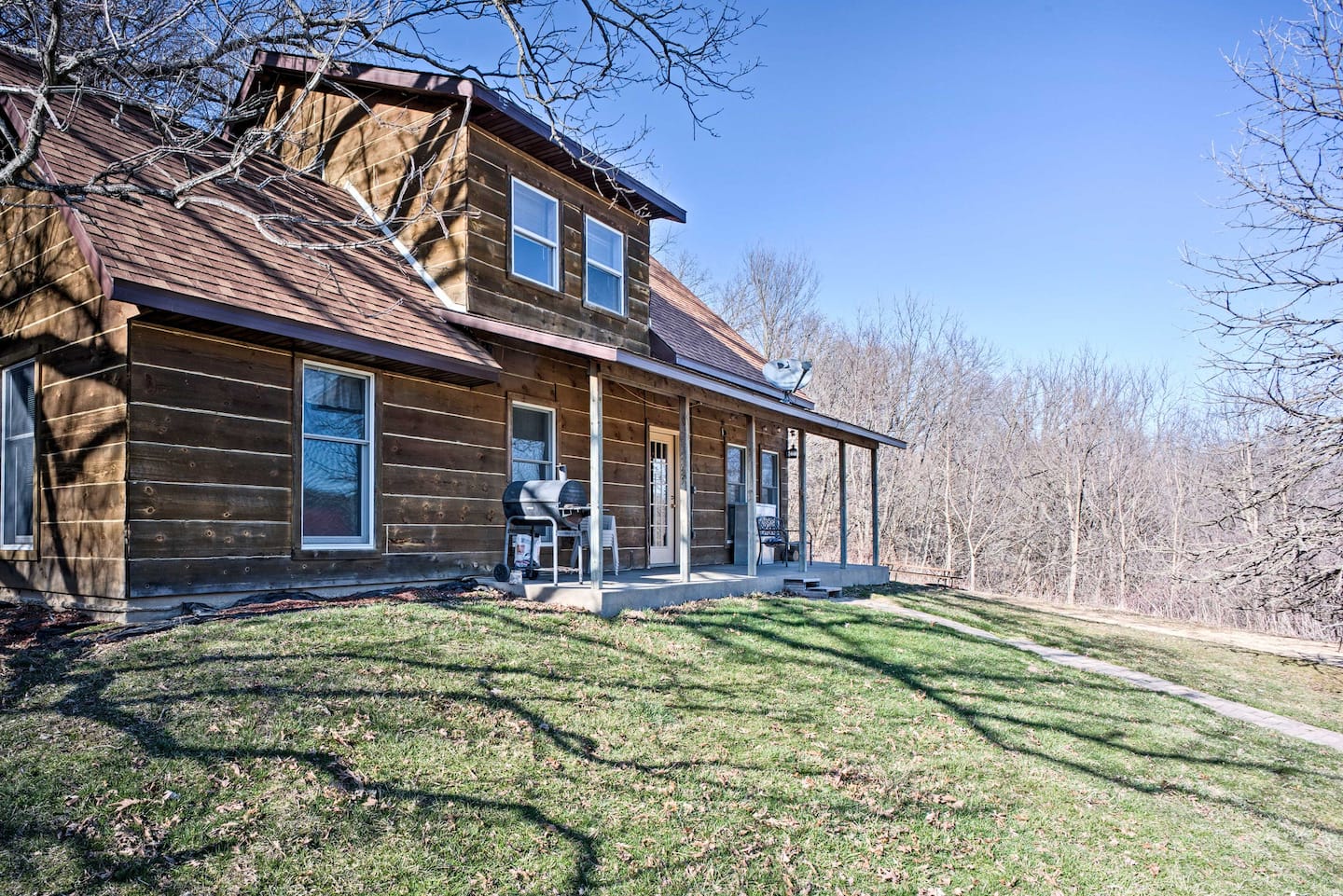 Secluded Spragueville Cabin Glamping