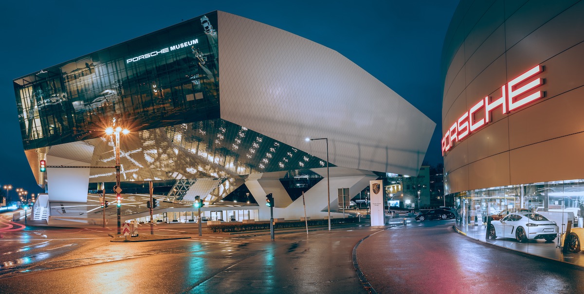 Night time panorama of illuminated PORSCHE museum, Zuffenhausen, Stuttgart — Germany