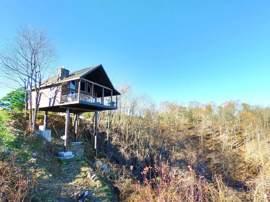 Canyon View Luxurious Treehouse Cabin Glamping