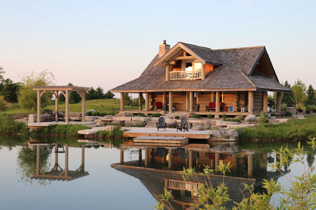 Exquisite Log Cabin Retreat - Glamping Ontario Canada