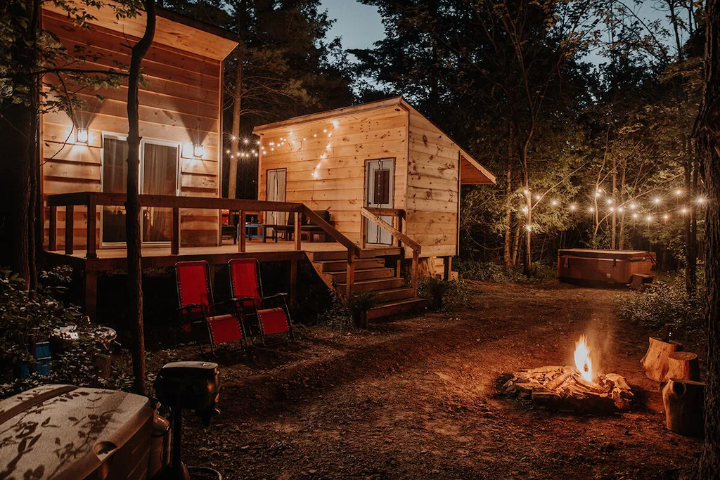 Hidden Glamping Cabin on a Horse Ranch with Hot Tub