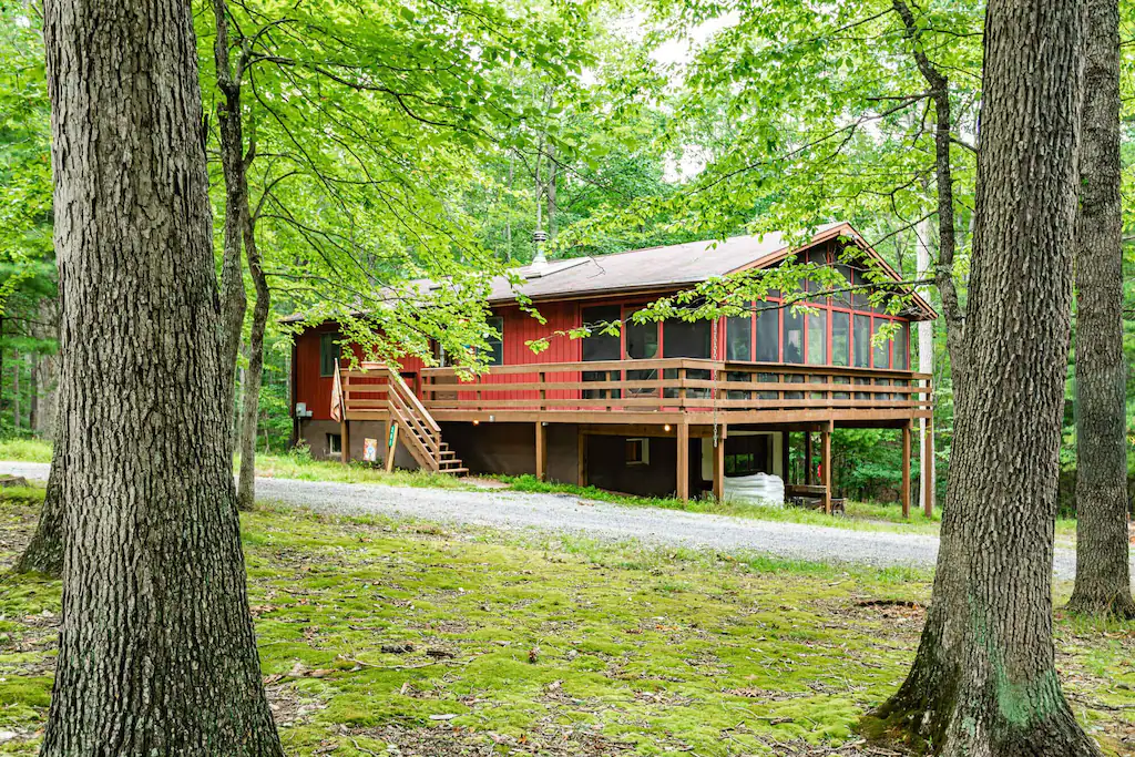 Cabin with Hot Tub, River:Kayak, WiFi, & Fire Pit