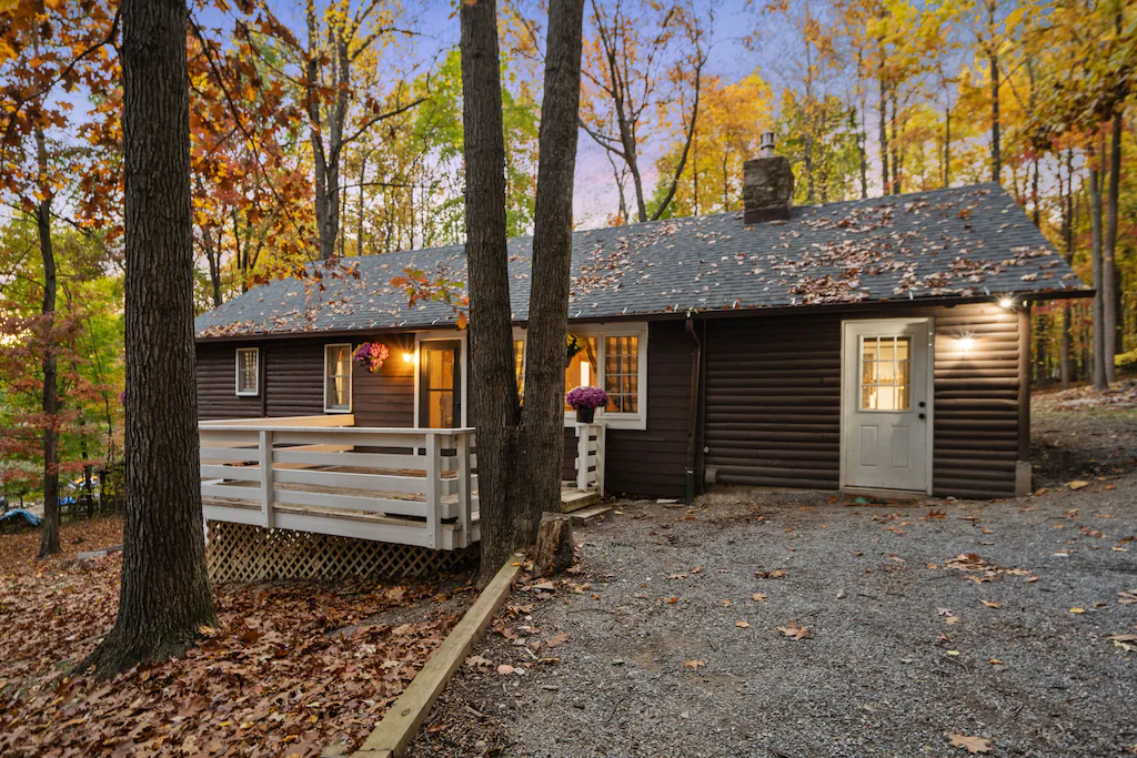 Cozy Bear Getaway with Hot Tub