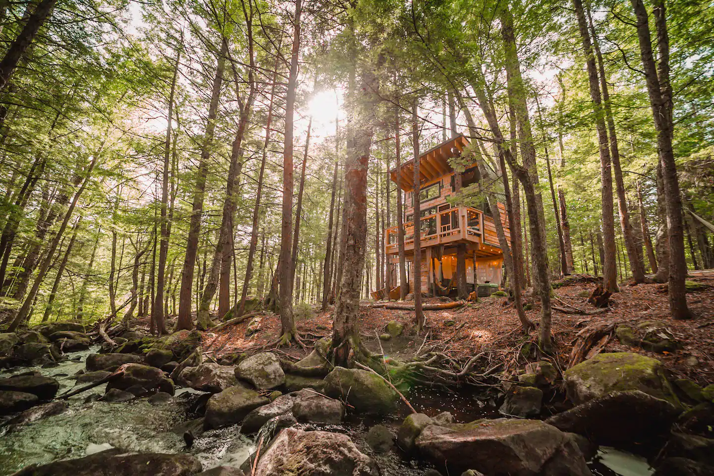 Lovely Treehouse Glamping Cabin in the Woods