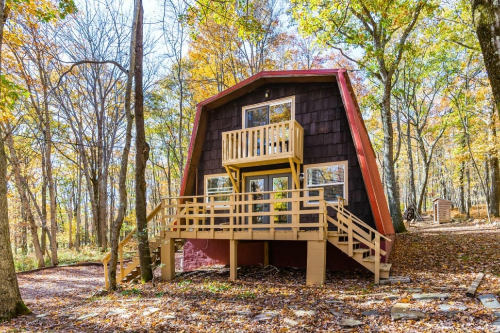 Luxury Cabin with Private Lake & Beach