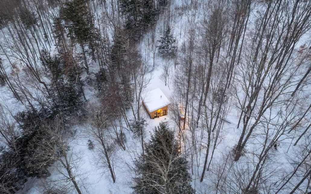 Scandinavian Secluded Glamping Cabin in the Woods