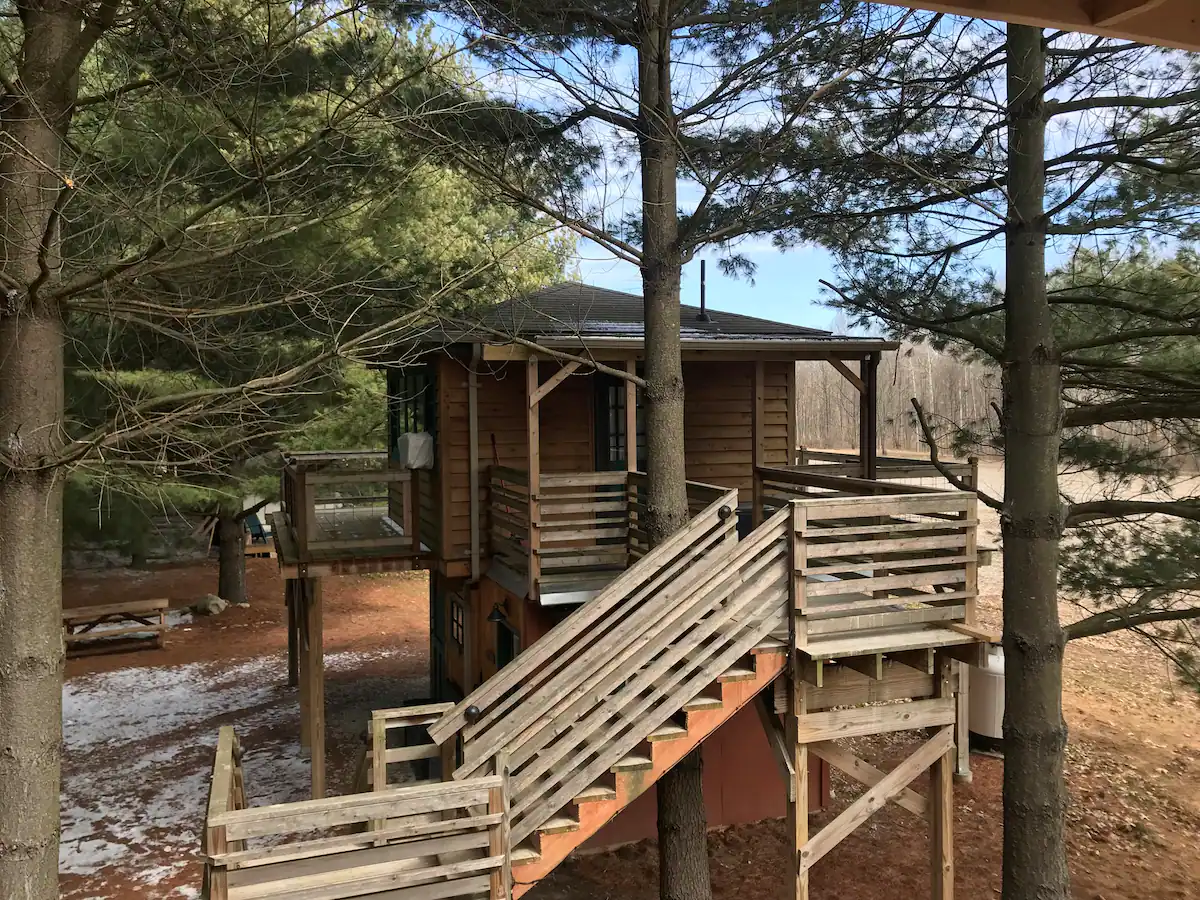 Secluded Outpost Treehouse Glamping