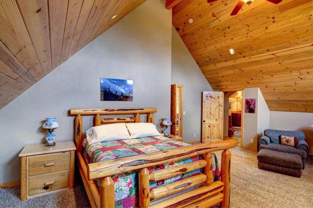 Double bedroom inside the cabin