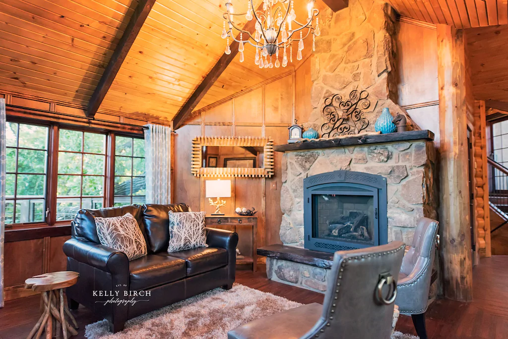 Nicely decorated treehouse interior