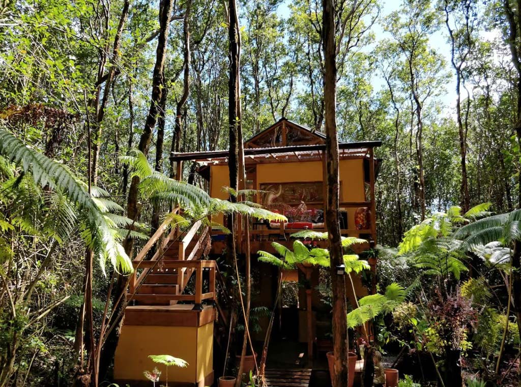 Hawaii Glamping Treehouse