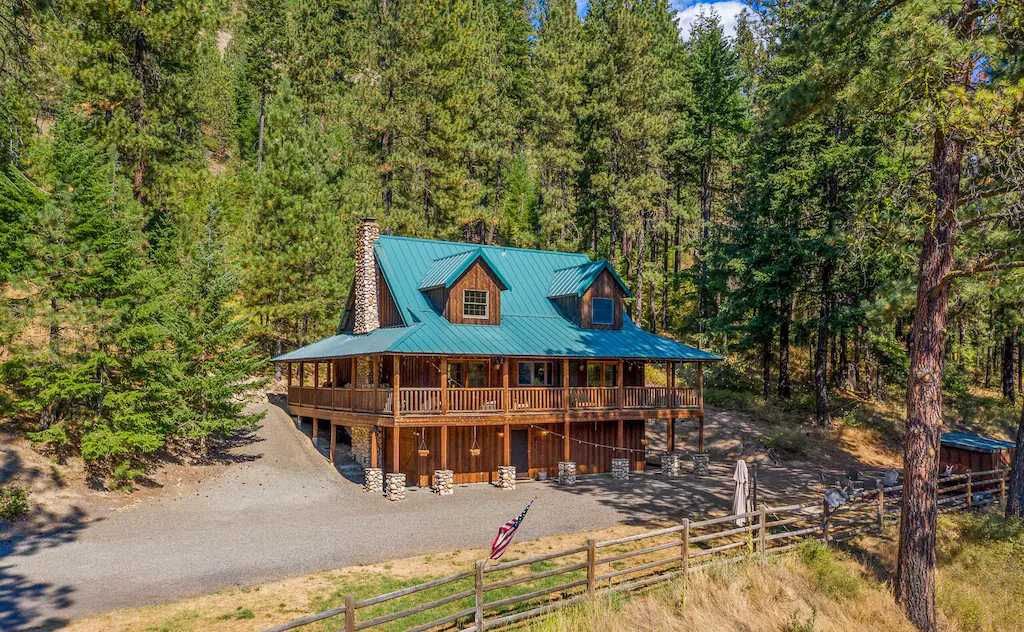 Luxury Cabin in Washington State