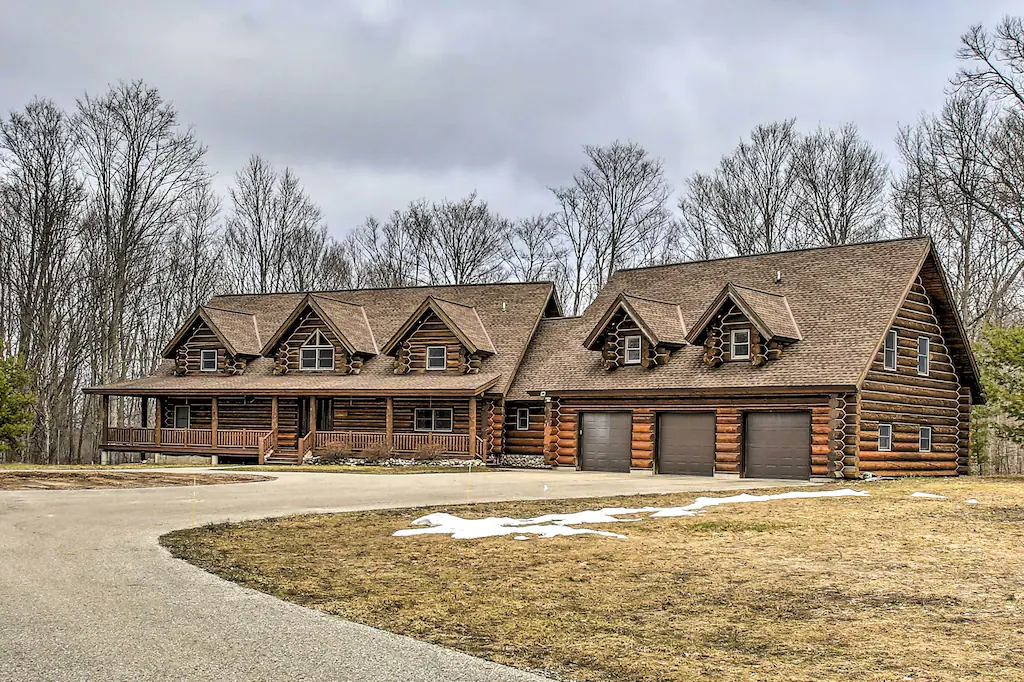 Rent a Luxury Cabin in Michigan